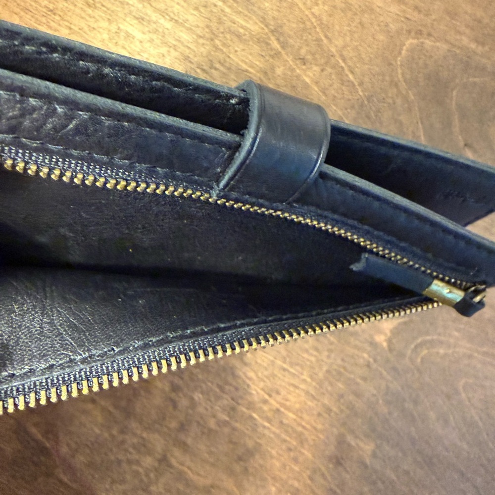 Madewell Midnight Leather Card Holder - Picture 5 of 5